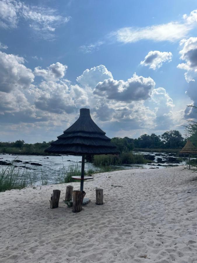 White Sands Lodge Divundu Extérieur photo